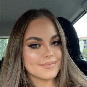 Meet your Posher, Emilee